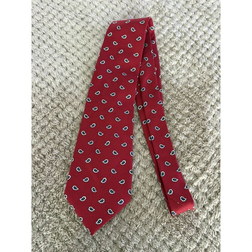 Lauren Ralph Lauren Tie Red White Blue Paisley 100% Silk Hand Finish/Made In USA